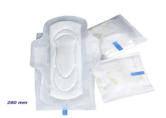 White PE Backsheet Bersayap Hypoallergenic Sanitary Pads Untuk Pendarahan Berat